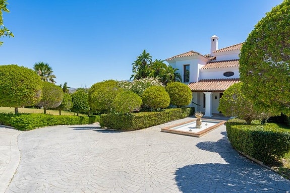 En megler med gode referanser - SPANIA1.no