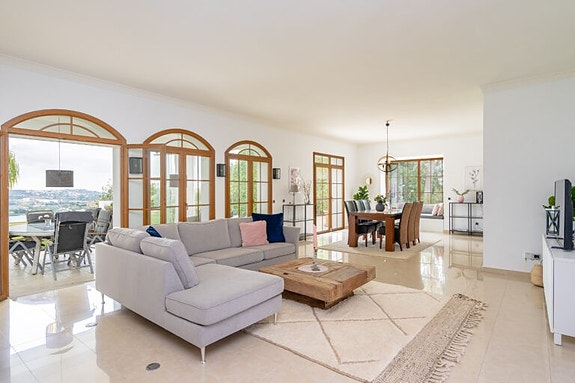 En megler med gode referanser - SPANIA1.no