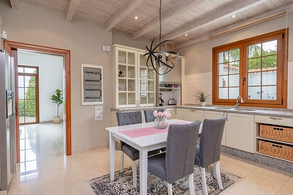 En megler med gode referanser - SPANIA1.no