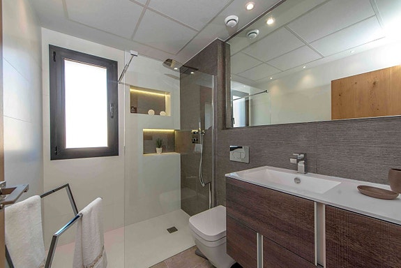 En megler med gode referanser -  SPANIA1.no