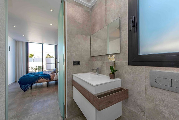 En megler med gode referanser -  SPANIA1.no