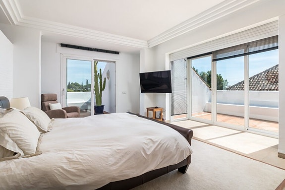 En megler med gode referanser - SPANIA1.no