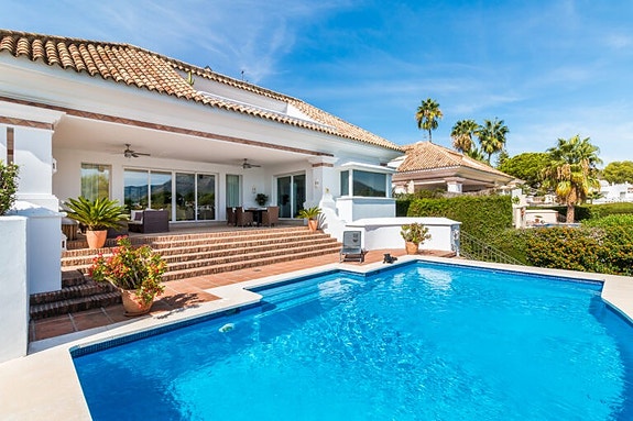 En megler med gode referanser - SPANIA1.no