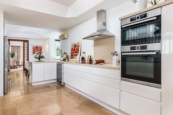 En megler med gode referanser - SPANIA1.no