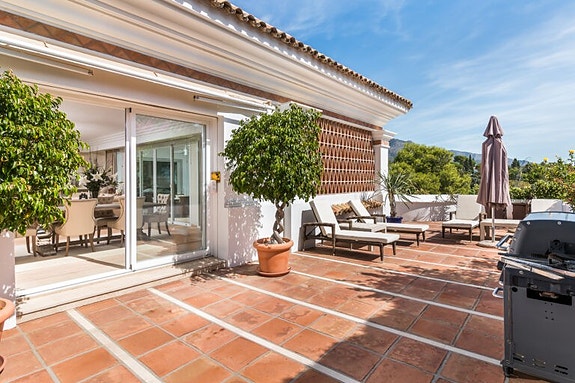 En megler med gode referanser - SPANIA1.no