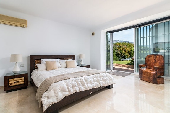 En megler med gode referanser - SPANIA1.no