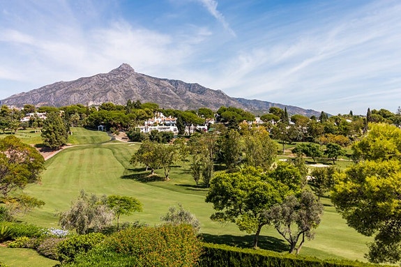 En megler med gode referanser - SPANIA1.no