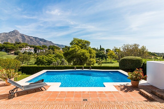 En megler med gode referanser - SPANIA1.no