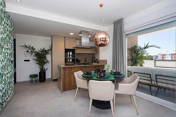 En megler med gode referanser - SPANIA1.no