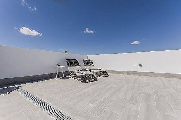 En megler med gode referanser - SPANIA1.no