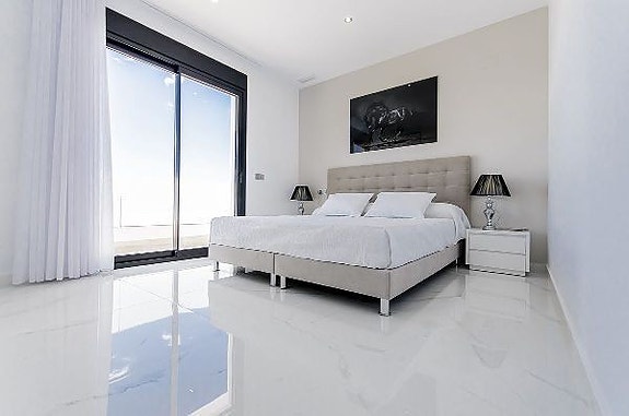 En megler med gode referanser - SPANIA1.no