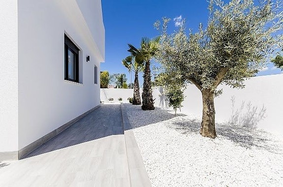 En megler med gode referanser - SPANIA1.no