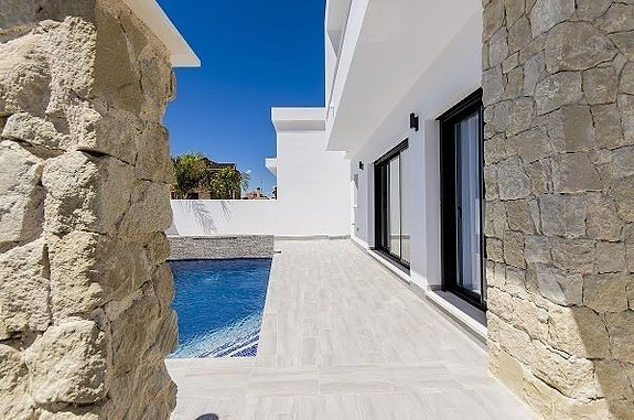 En megler med gode referanser - SPANIA1.no