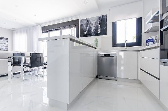 En megler med gode referanser - SPANIA1.no