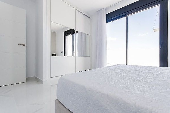 En megler med gode referanser - SPANIA1.no