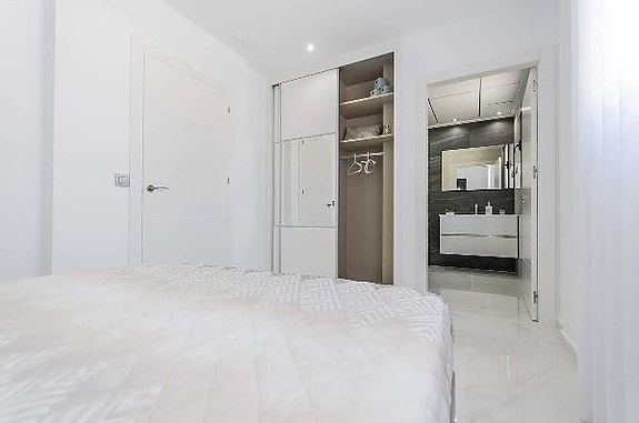 En megler med gode referanser - SPANIA1.no