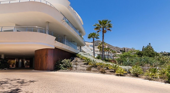 En megler med gode referanser - SPANIA1.no