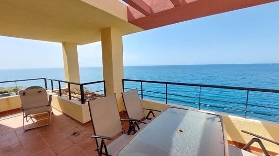 En megler med gode referanser - SPANIA1.no