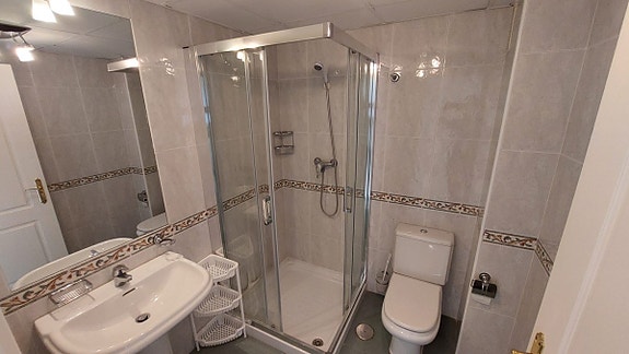 En megler med gode referanser - SPANIA1.no