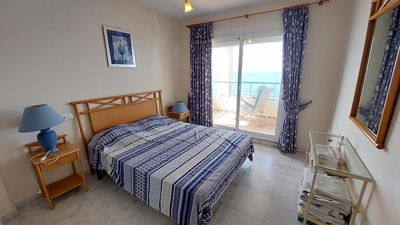 En megler med gode referanser - SPANIA1.no