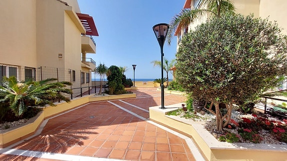 En megler med gode referanser - SPANIA1.no