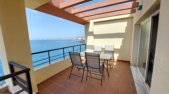 En megler med gode referanser - SPANIA1.no