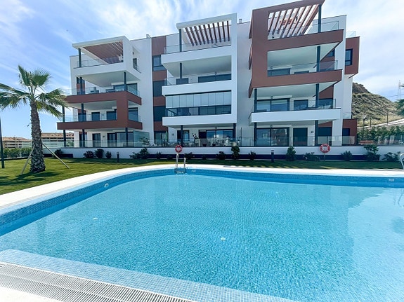 En megler med gode referanser -  SPANIA1.no