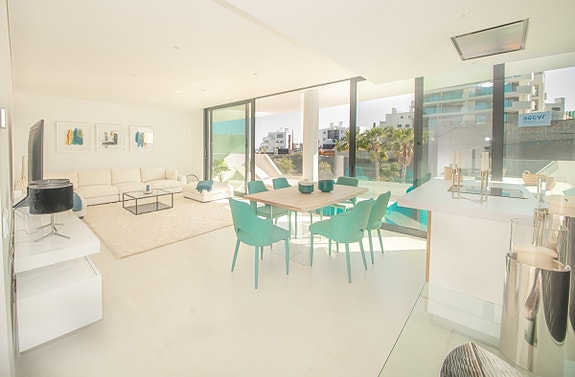 En megler med gode referanser - SPANIA1.no