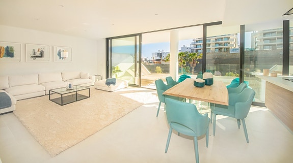 En megler med gode referanser - SPANIA1.no