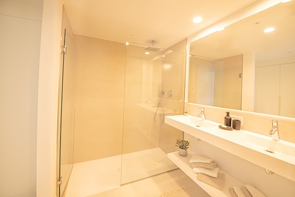 En megler med gode referanser - SPANIA1.no