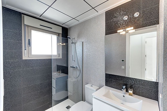 En megler med gode referanser - SPANIA1.no