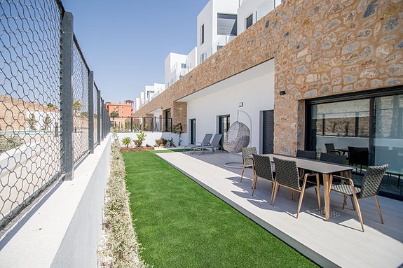 En megler med gode referanser - SPANIA1.no