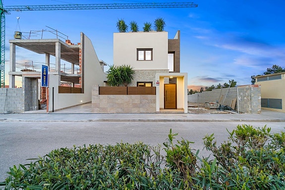 En megler med gode referanser - SPANIA1.no