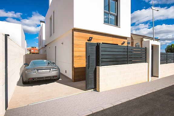 En megler med gode referanser - SPANIA1.no