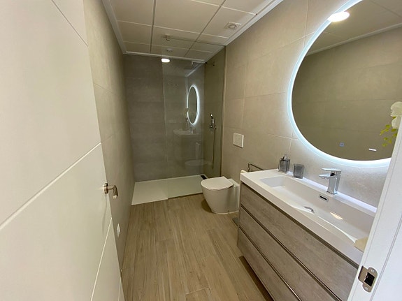 En megler med gode referanser - SPANIA1.no