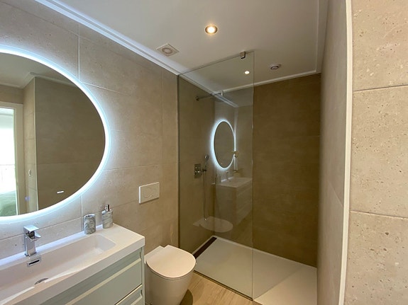 En megler med gode referanser - SPANIA1.no