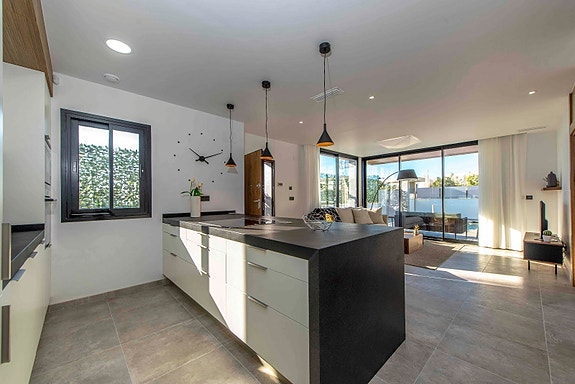 En megler med gode referanser -  SPANIA1.no