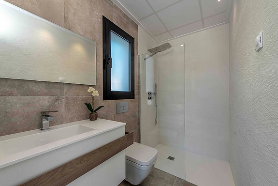 En megler med gode referanser -  SPANIA1.no