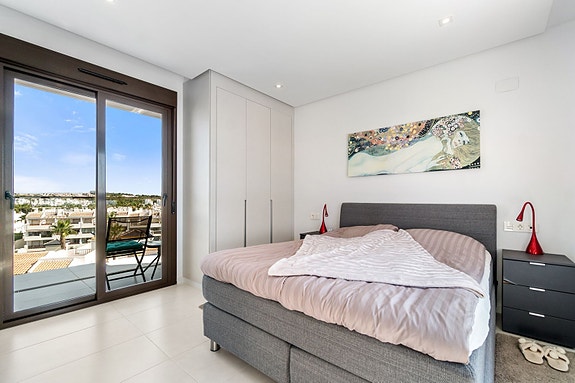 En megler med gode referanser - SPANIA1.no