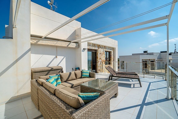 En megler med gode referanser - SPANIA1.no