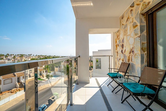 En megler med gode referanser - SPANIA1.no