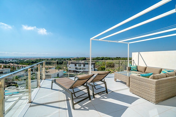 En megler med gode referanser - SPANIA1.no