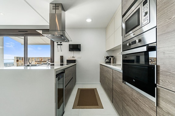 En megler med gode referanser - SPANIA1.no