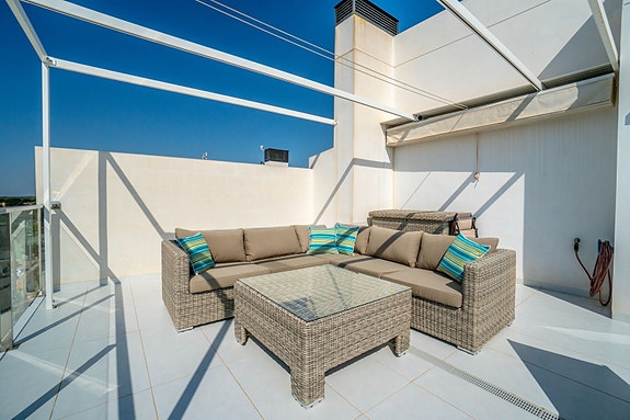 En megler med gode referanser - SPANIA1.no