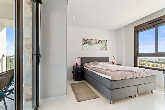 En megler med gode referanser - SPANIA1.no