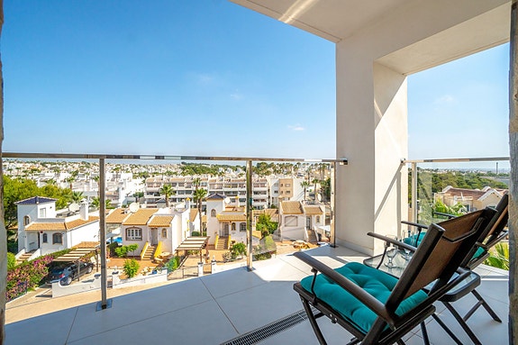 En megler med gode referanser - SPANIA1.no