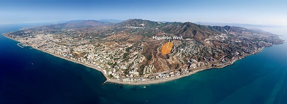 Ring 900 70 708 for visning