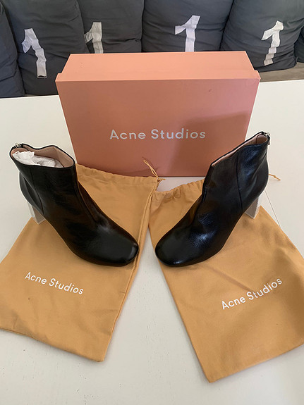 Acne store studios lusinda