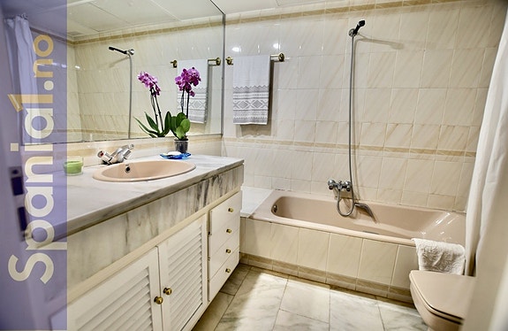 En megler med gode referanser - SPANIA1.no