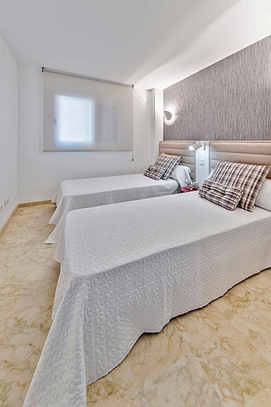 En megler med gode referanser - SPANIA1.no